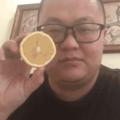孙哥孙笑川吃柠檬 酸了 gif 动图_gif_孙哥_孙笑_动图_柠檬表情