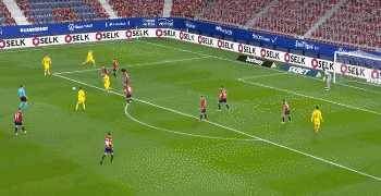 格列兹曼多次强行中路抢点,效果并不算好.