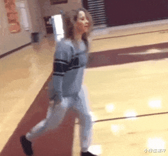 网易首页></p></a>网易号>正文申请入驻> 19,妹子,你这个空翻很优秀,可惜接触
