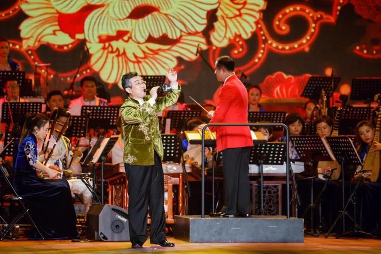 唢呐声响描摹《百鸟朝凤》,为祖国奏响欢庆赞歌