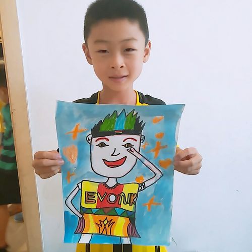 儿童画人物《自画像》