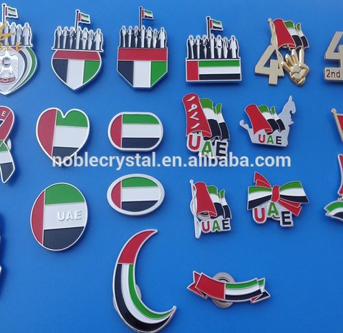 custom design metal keychain souvenir gifts uae national day