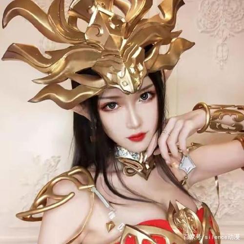 斗破苍穹:腐团cos美杜莎女王,完美身材神还原,看到眼睛我爱了