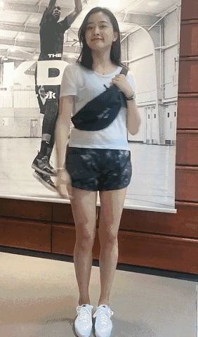 运动款的小姐姐你们爱吗