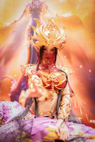 最美美杜莎女王cos抱走抱走
