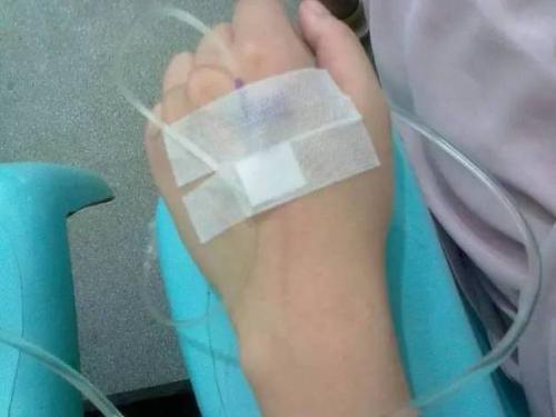 输液照片打吊瓶图片_优质壁纸库