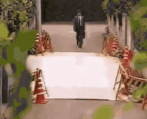 搞笑gif:小姑娘,你怎么这种表情