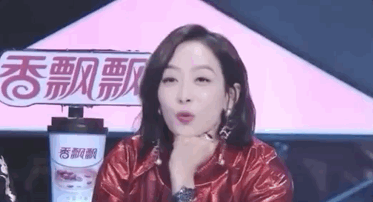 原创搞笑gif:虎背熊腰萝莉心!这样的美女,哪个小伙敢追求呢 - 动态图库网